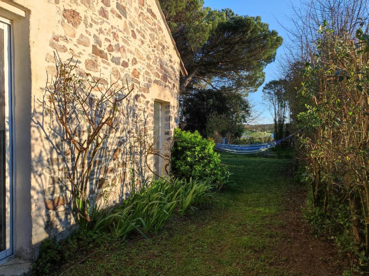 Gite Du Petit Gue Frossay Exterior photo