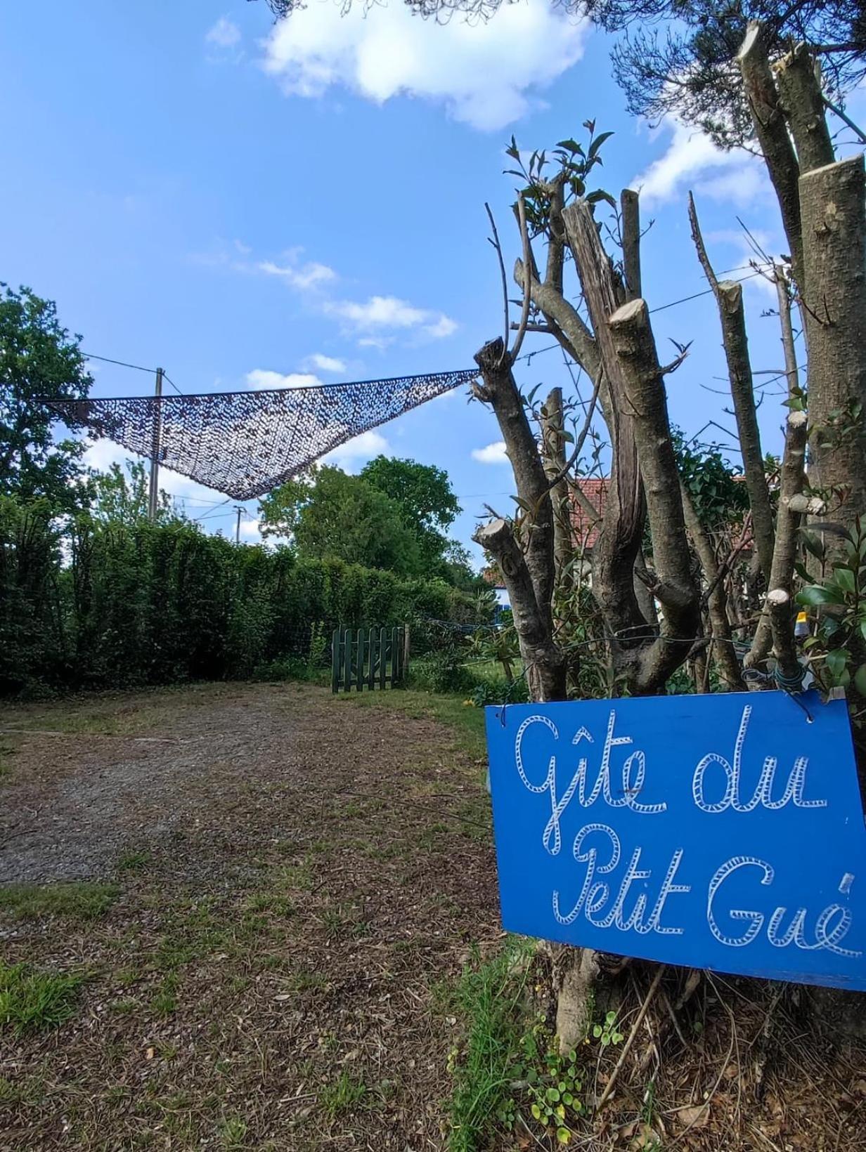Gite Du Petit Gue Frossay Exterior photo